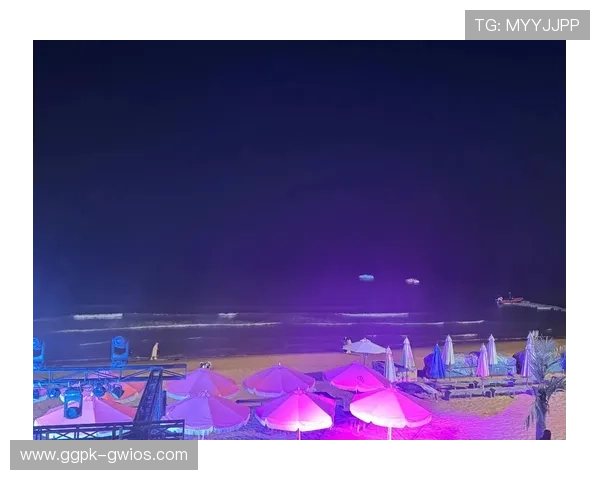 滨海国际夜景灯光秀精彩呈现点亮城市夜空彰显海滨魅力